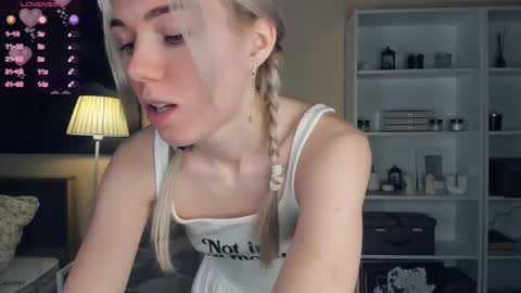 Olivia or just olive online show from 12/22/25, 07:11