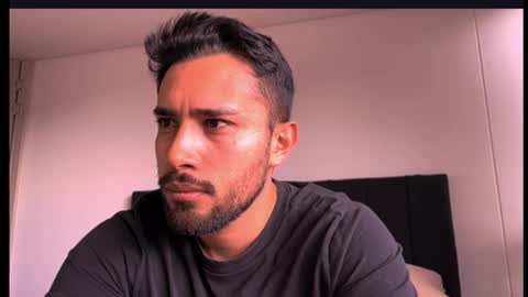 Hi Im Axel online show from 01/13/26, 08:25