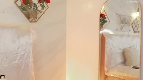 naamah_b online show from 05/12/26, 02:25