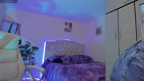 Snapshot of naath_ chatting on 12/22/24, 10:15 anny online show from 12/22/24, 10:15