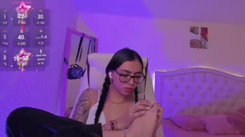 Snapshot of naath_ chatting on 01/30/25, 01:44 anny online show from 01/30/25, 01:44