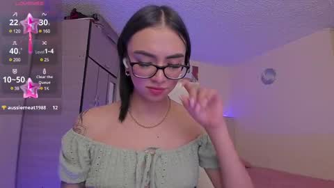 Snapshot of naath_ chatting on 02/22/25, 10:42 anny online show from 02/22/25, 10:42
