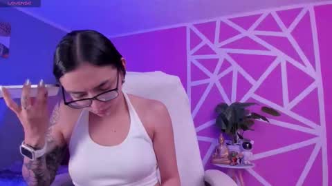 Snapshot of naath_ chatting on 10/07/25, 10:29 anny online show from 10/07/25, 10:29