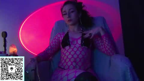 Snapshot of nadanadiaa chatting on 09/29/25, 08:13 nadanadiaa online show from 09/29/25, 08:13