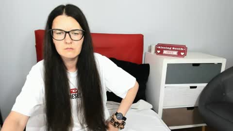Snapshot of nadiatrue chatting on 06/19/26, 06:23 nadiatrue online show from 06/19/26, 06:23