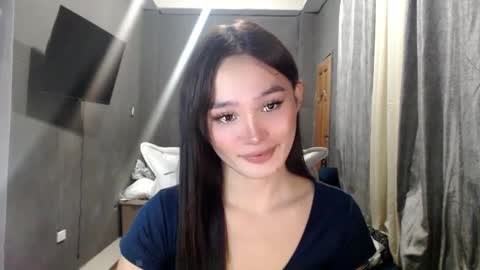 nadiestar online show from 03/08/25, 10:54