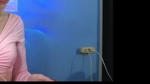 nadinna999 online show from 12/23/25, 01:47