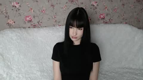 Naemi online show from 04/17/26, 03:37