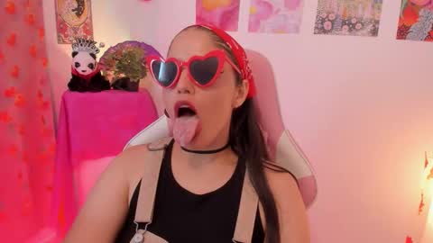 Nahara Soler online show from 11/24/25, 09:36