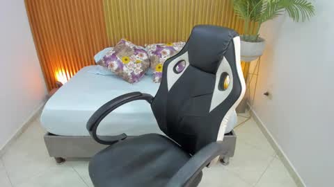 N A H I A online show from 03/05/25, 11:49