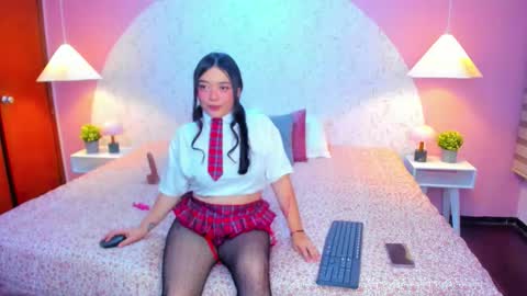  Nahia  online show from 03/19/26, 02:32