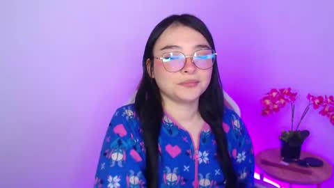 Snapshot of nahia__1 chatting on 06/20/26, 02:31 Nahia online show from 06/20/26, 02:31