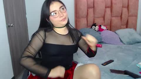 nahia cute     only   online show from 12/13/25, 07:53