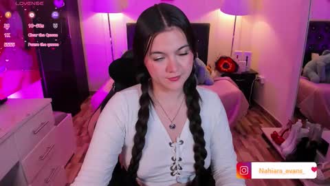 NAHIARA EVANS online show from 03/10/26, 04:06