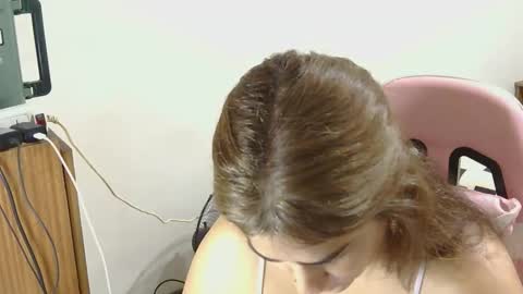 nahiarabiel online show from 04/16/26, 07:03