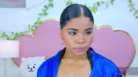 NahiaraReina  online show from 11/15/25, 01:18