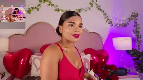 NahiaraReina  online show from 02/14/26, 01:41