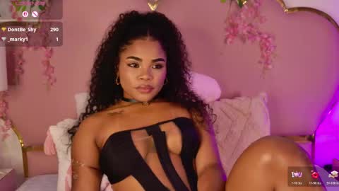NahiaraReina  online show from 04/30/26, 03:51