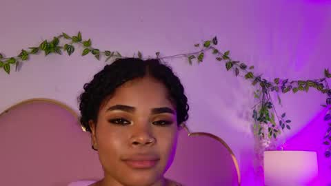 NahiaraReina  online show from 05/24/26, 01:49