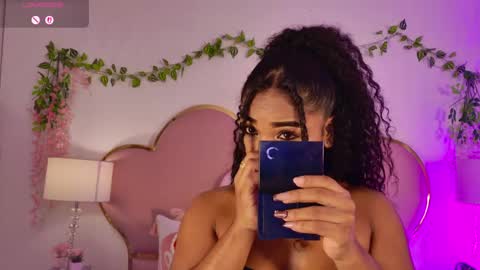 NahiaraReina  online show from 05/28/26, 02:03