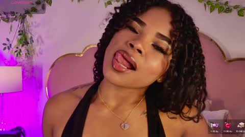 NahiaraReina  online show from 06/03/26, 02:08
