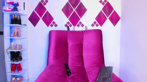 Nahla online show from 02/09/25, 10:43