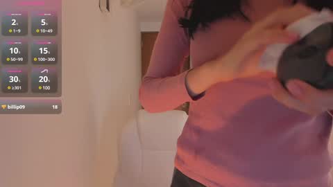 independent model online show from 12/10/24, 12:39