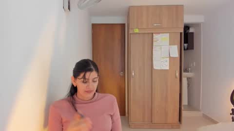 independent model online show from 12/23/24, 01:18