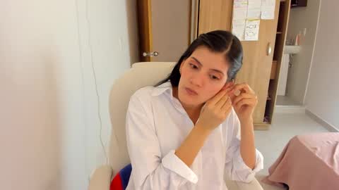 independent model online show from 01/25/25, 05:19