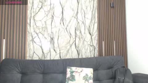 Laura online show from 02/12/26, 08:59