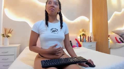 Laura online show from 02/22/26, 11:25