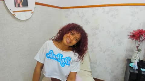 Nahomy online show from 11/23/25, 06:08