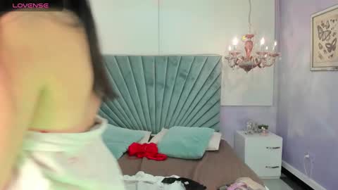 Snapshot of nahomi_wild chatting on 12/10/24, 01:54 Nahomi online show from 12/10/24, 01:54