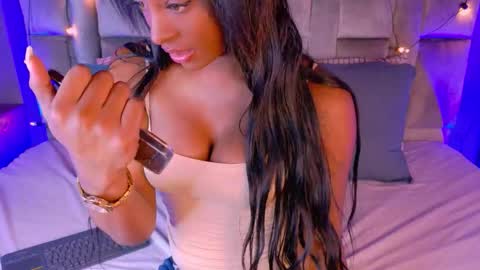  VICTORIA  online show from 10/18/25, 07:47