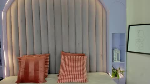  VICTORIA  online show from 11/29/25, 07:39