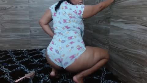 NAHOMI EMBER01 online show from 11/28/25, 05:37