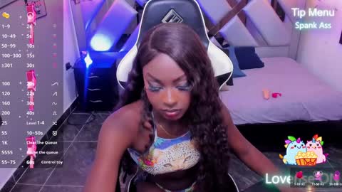 Nahomi  online show from 02/06/25, 08:56