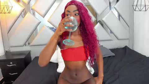 Nahomi  online show from 09/27/25, 12:15