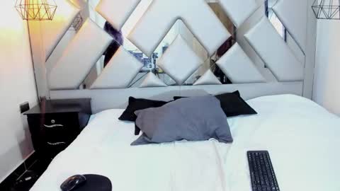 Nahomi  online show from 10/05/25, 08:07