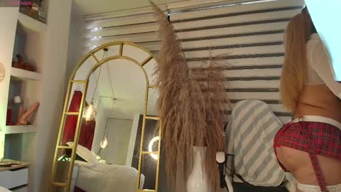 NahomiRoss online show from 04/18/26, 12:42