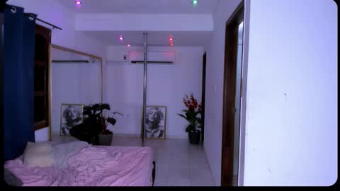 nahomy_hancook online show from 01/09/26, 06:42