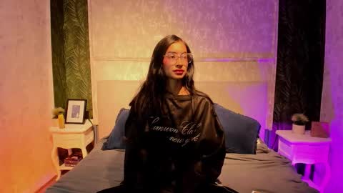 Nahomy  online show from 01/07/26, 11:45