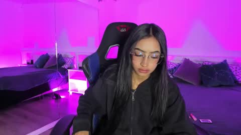 Nahomy  online show from 01/10/26, 11:34