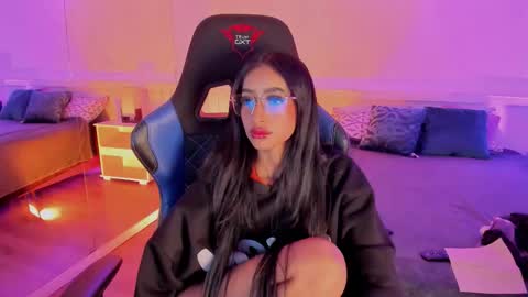 Nahomy  online show from 01/14/26, 11:38