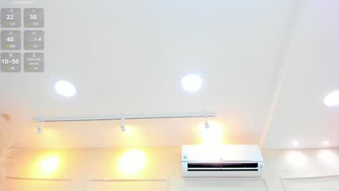 Nahomy online show from 02/04/25, 12:19