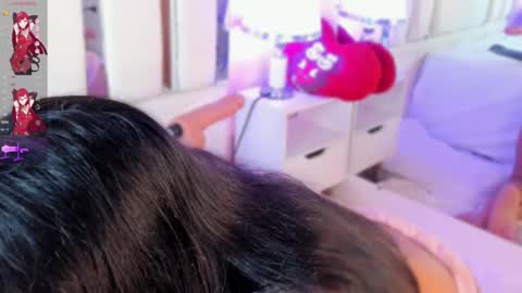 Nahomy Roberts online show from 10/18/25, 12:17