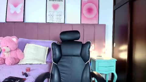 Naia online show from 02/12/26, 07:31