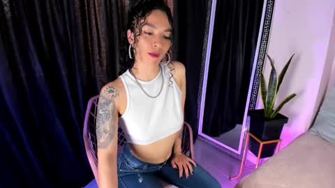 Ana online show from 10/21/25, 09:15