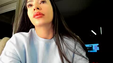 Naila online show from 01/13/26, 04:18