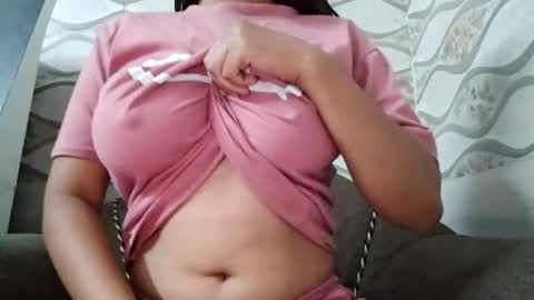Snapshot of naina00123 chatting on 05/16/26, 03:25 Naina online show from 05/16/26, 03:25